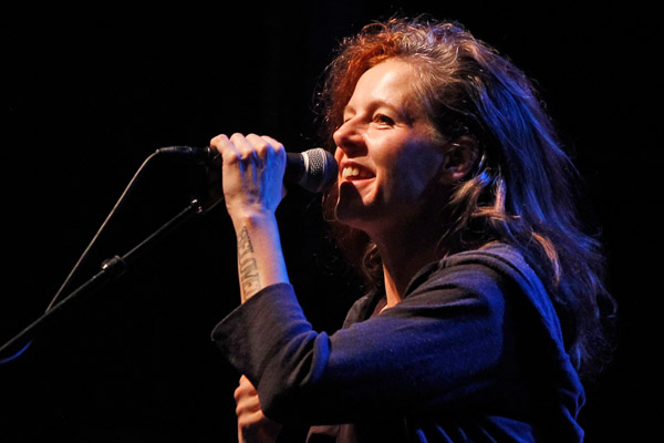 Here's What Happens When Neko Case and Kelly Hogan Sing Together ...