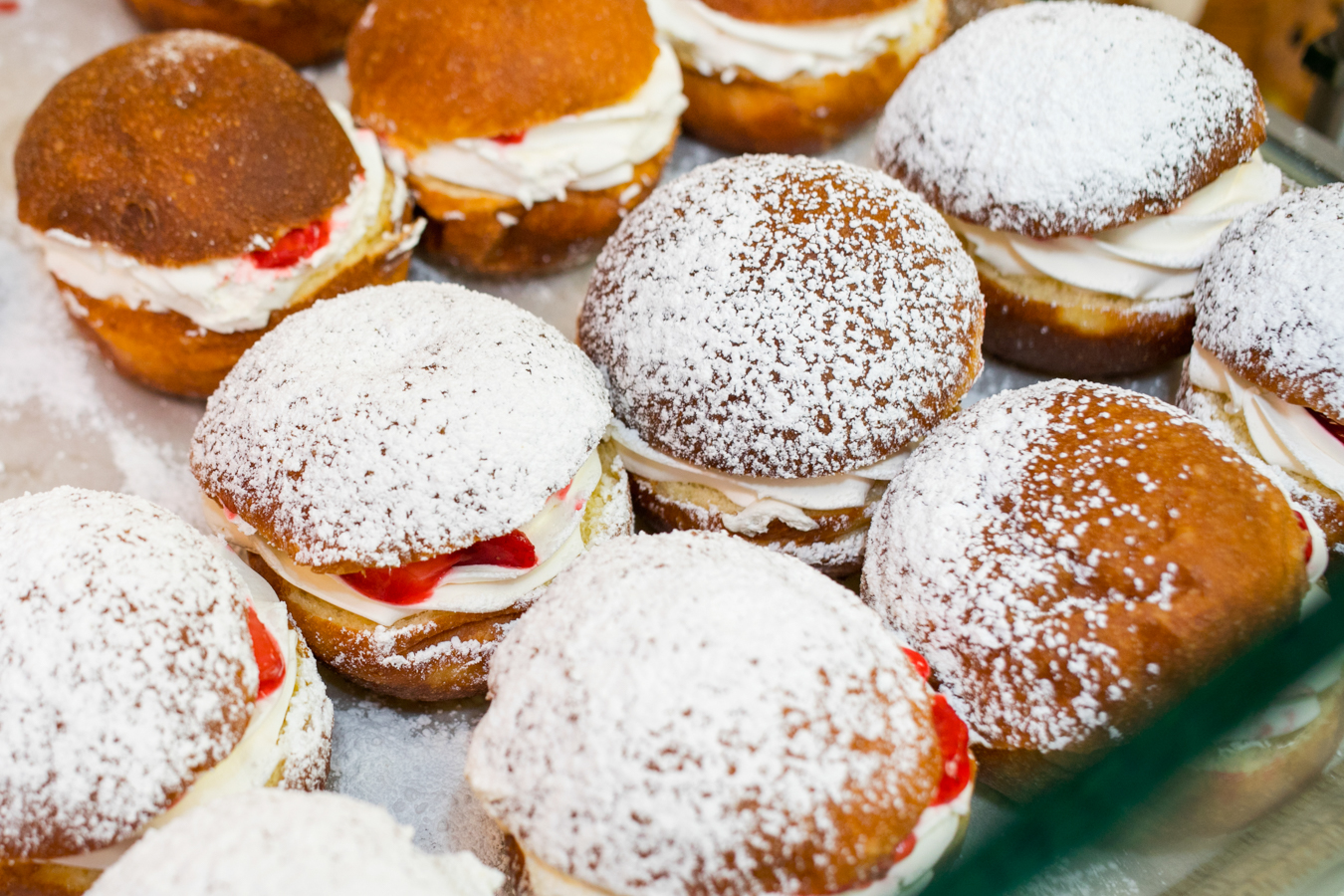 Just a Bunch of Photos of Chicago Bakeries on Paczki Day Chicago Magazine