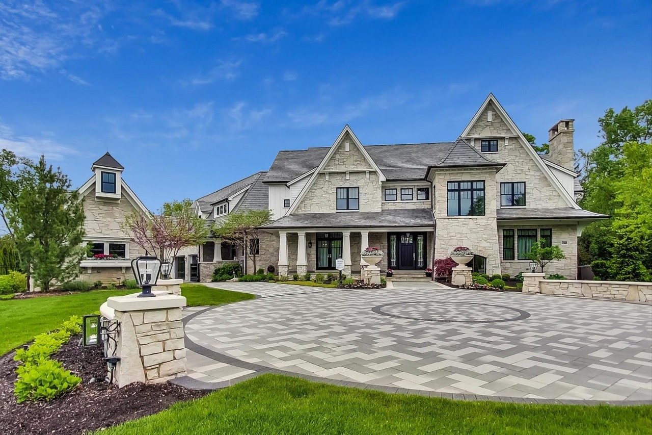 Five Amazing Properties With Basketball Courts For Sale – Chicago Magazine