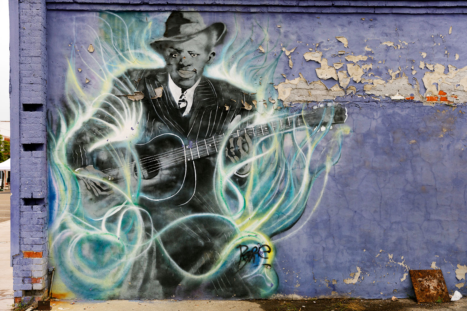 Mural of Mississippi jazz musician Robert Johnson in Clarksdale, a music center in the Mississippi Delta.